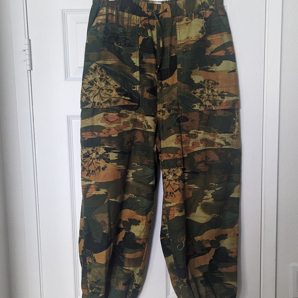 And Now This Mens Camouflage Cropped Cargo Pants (Sz Small)